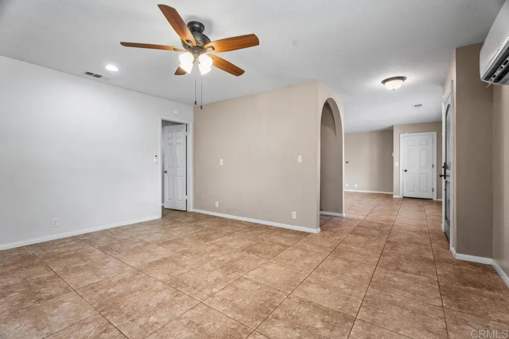 https://cdn.realtyfeed.com/cdn/127/306631620/1ffa51f2214f6449435ae03f037fc5a6.webp