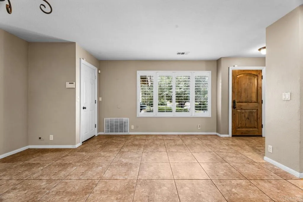 https://cdn.realtyfeed.com/cdn/127/306631620/4e13b293e426bbfb2763ffac16fc1284.webp