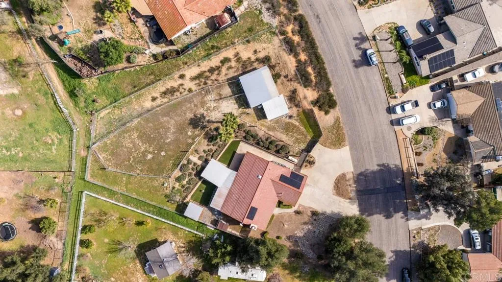 https://cdn.realtyfeed.com/cdn/127/306631620/67247fdeb377d467369f007f66ccfec1.webp