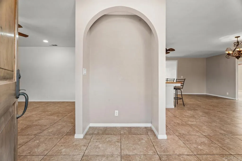 https://cdn.realtyfeed.com/cdn/127/306631620/91d5f4d23aba0ea38a3f343101f534d5.webp