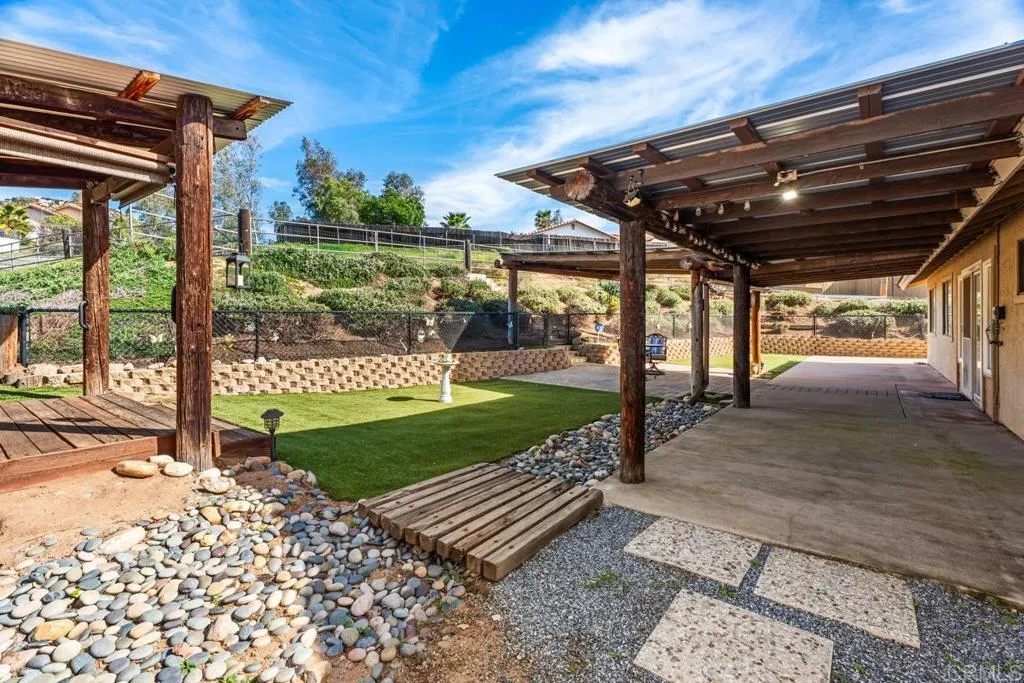 https://cdn.realtyfeed.com/cdn/127/306631620/ac234d81367bde77694402e52313cafb.webp