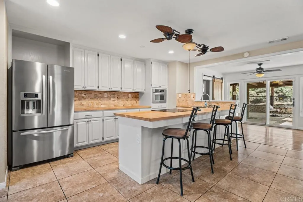 https://cdn.realtyfeed.com/cdn/127/306631620/edb8cb30ae70d634201ecdafaa01c9cc.webp