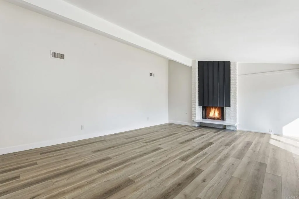 https://cdn.realtyfeed.com/cdn/127/306631634/28c9b1242b0ba70b648be727a347a293.webp