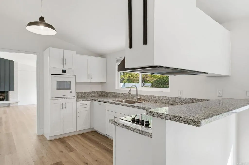 https://cdn.realtyfeed.com/cdn/127/306631634/a6138c50ae9204b810969b596b807ad8.webp