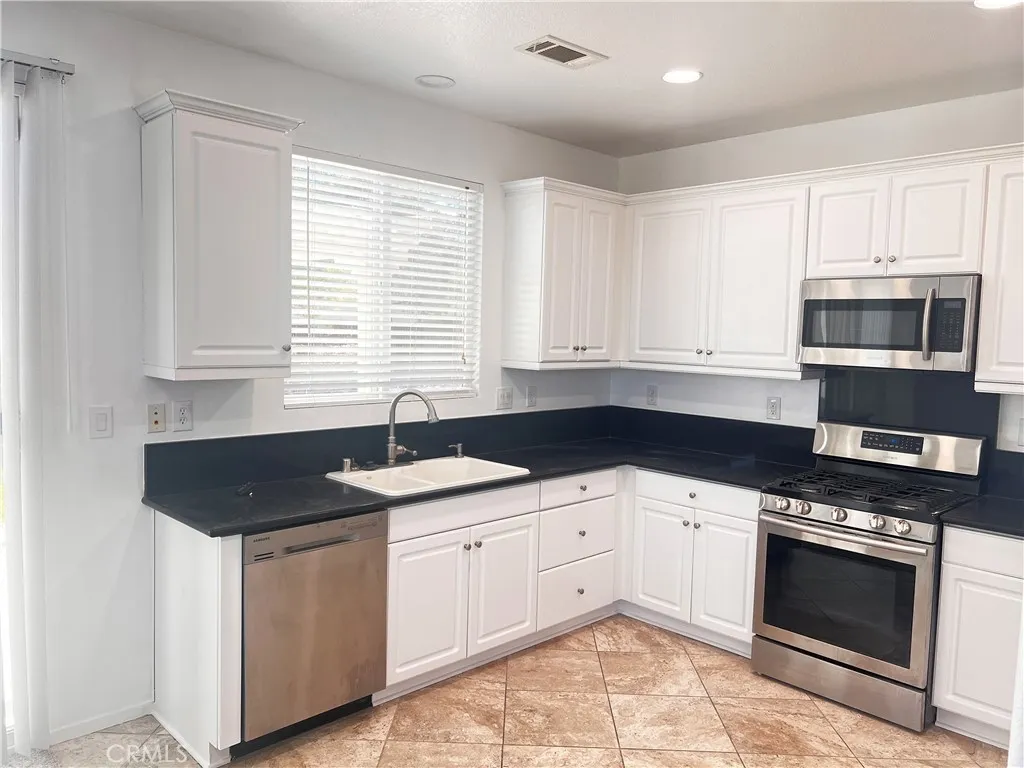 1406 Alder, Tehachapi, CA 93561 - Photo 3 of 20, Tehachapi, CA