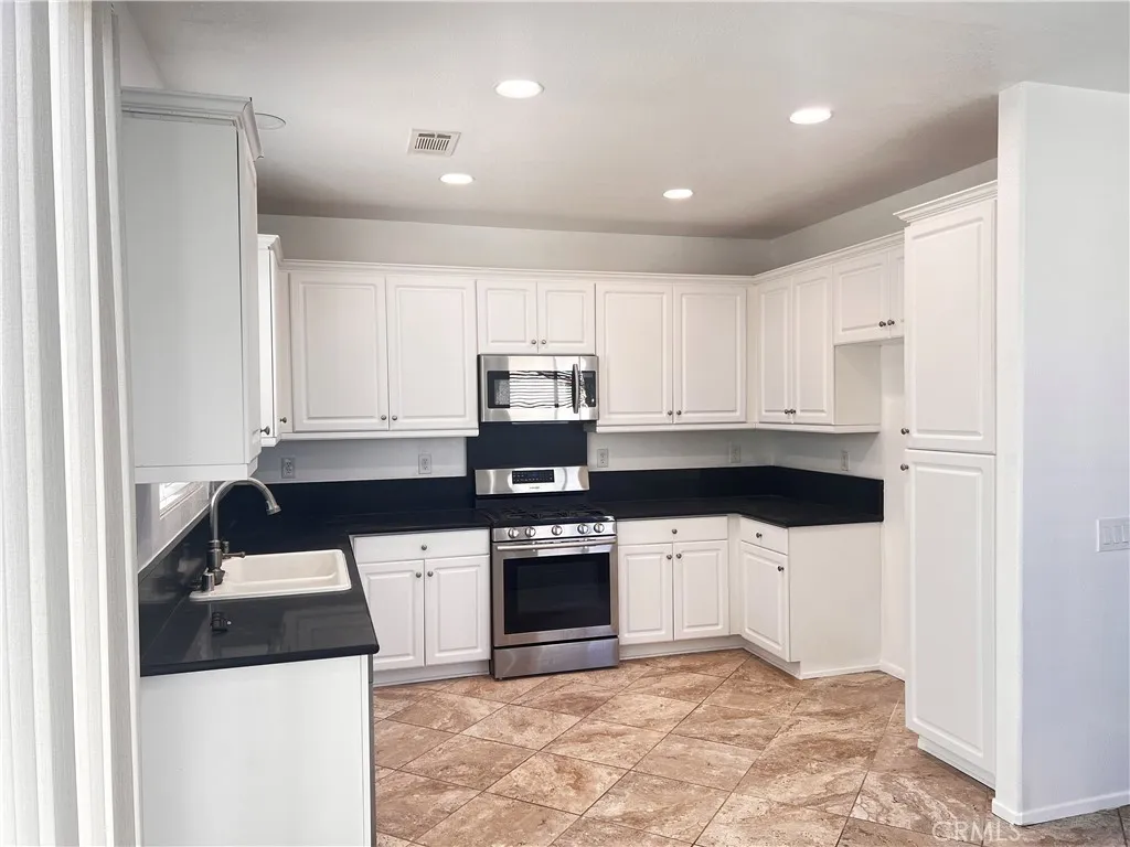 1406 Alder, Tehachapi, CA 93561 - Photo 4 of 20, Tehachapi, CA