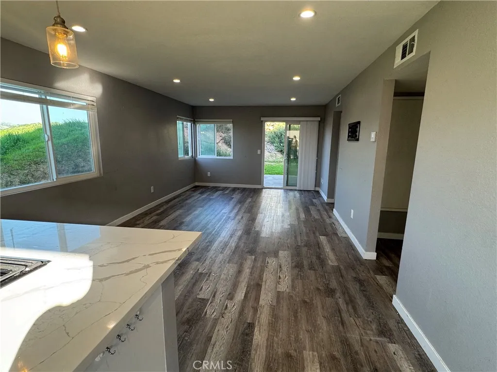 https://cdn.realtyfeed.com/cdn/127/306631742/fd92d908aa942f87ba7c34b1dd46ec31.webp