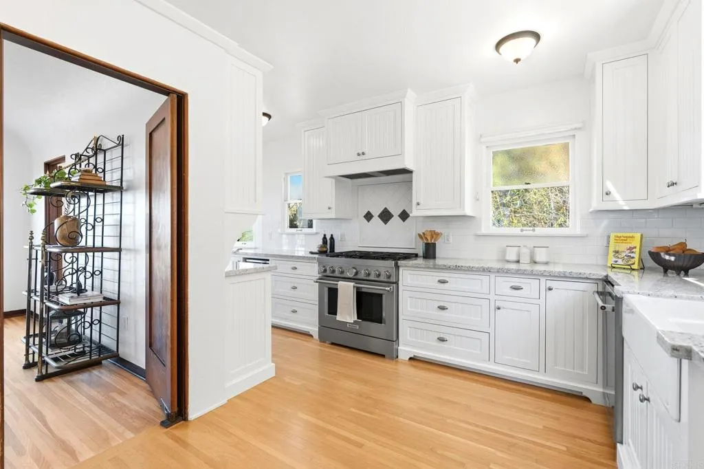 https://cdn.realtyfeed.com/cdn/127/306631746/118b55a38d96bd36335960a759de0a73.webp