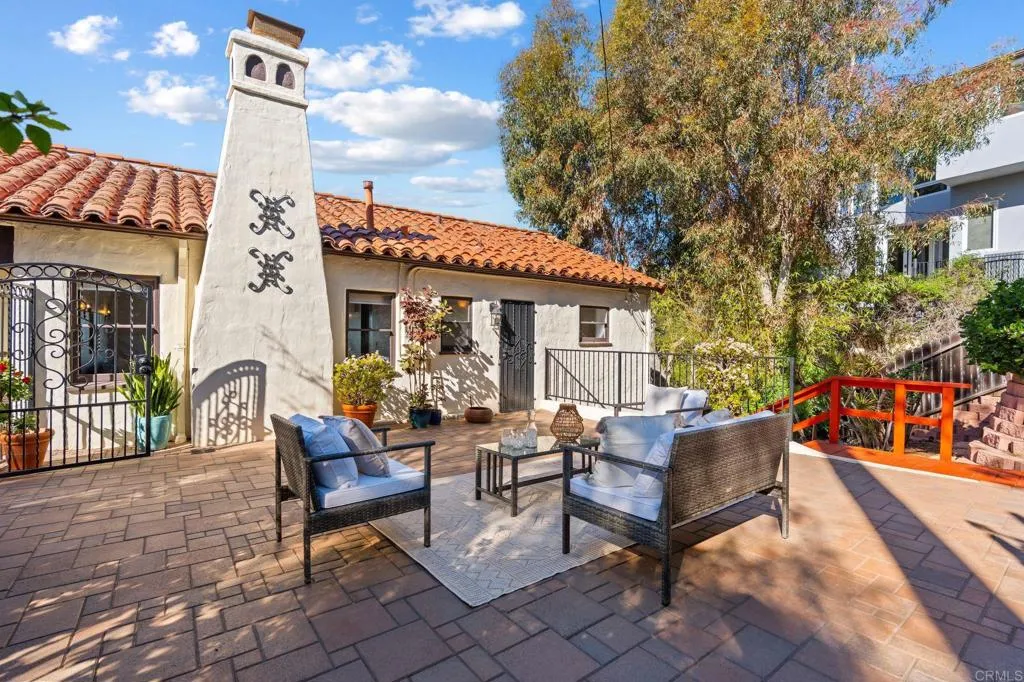 https://cdn.realtyfeed.com/cdn/127/306631746/5f2000167c58820b367245ef1ce61707.webp