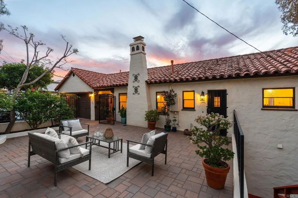 https://cdn.realtyfeed.com/cdn/127/306631746/8f0afad21264b7efc45a5561a1faf1c7.webp