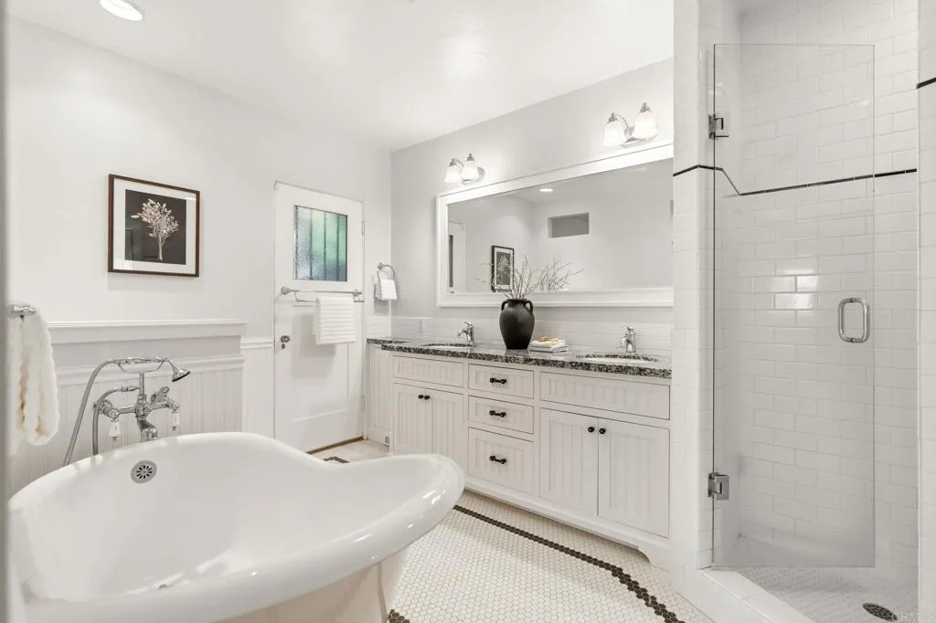 https://cdn.realtyfeed.com/cdn/127/306631746/c4a7455093eb41322f8e42896ded25e7.webp