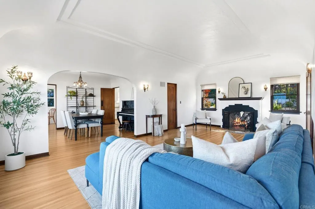 https://cdn.realtyfeed.com/cdn/127/306631746/e108e3a94519c930f2fbfd717f6d4d13.webp