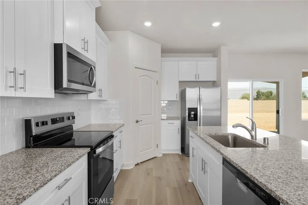 Apple Valley, CA 92307