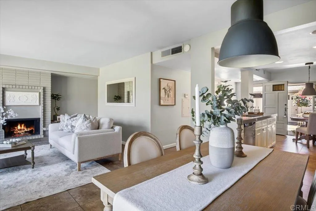https://cdn.realtyfeed.com/cdn/127/306631799/086fc61ba3ffbcd2b5116a0a57774f02.webp