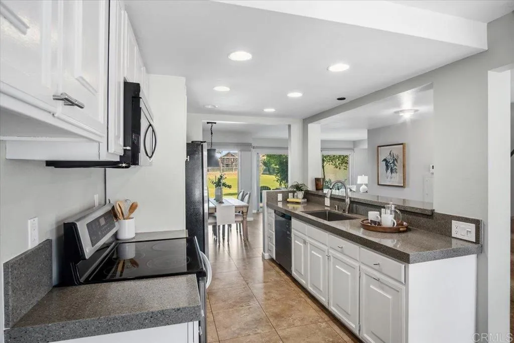 https://cdn.realtyfeed.com/cdn/127/306631799/41aadc74f58a452ce7761f26889348fd.webp