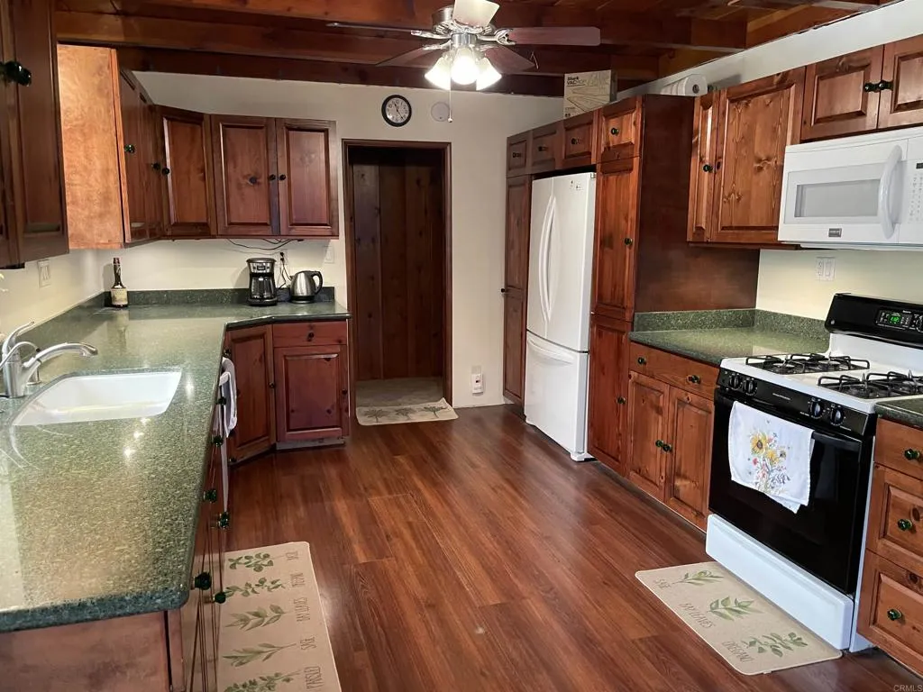 https://cdn.realtyfeed.com/cdn/127/306631800/3bd4525ee86d24def6c4689b5d6f2f91.webp
