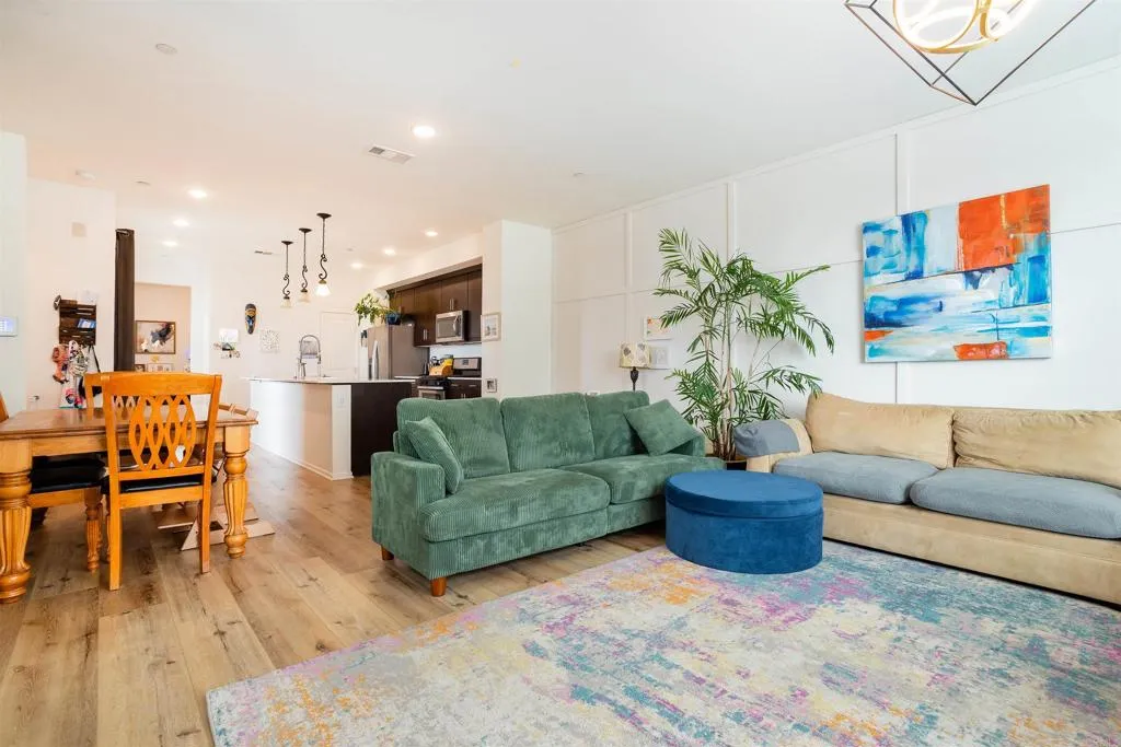 https://cdn.realtyfeed.com/cdn/127/306631870/2cf93ec2b6b0fadffa662e1837c34118.webp