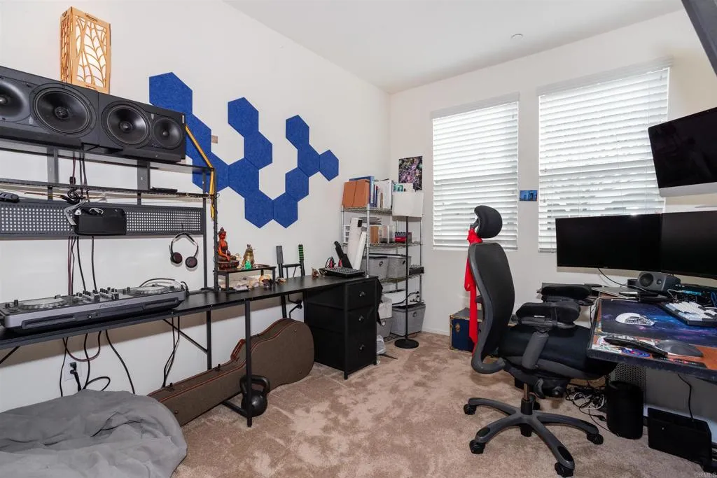 https://cdn.realtyfeed.com/cdn/127/306631870/3299d5f075e11edd3fb5257b8d923a3f.webp