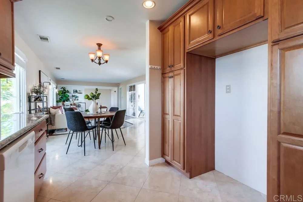 https://cdn.realtyfeed.com/cdn/127/306631876/b583449876da5c53c17d9d34cf89a742.webp