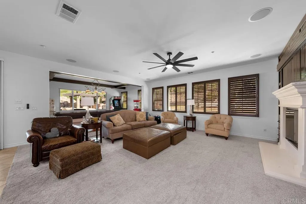 https://cdn.realtyfeed.com/cdn/127/306631916/ca26407b88ab75ca369a10688a4be7e5.webp
