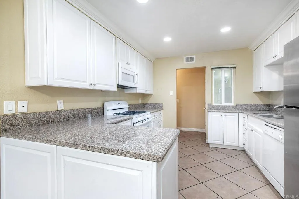 https://cdn.realtyfeed.com/cdn/127/306631933/5a0f09b04c27af53eb30fd62cb0b17b9.webp