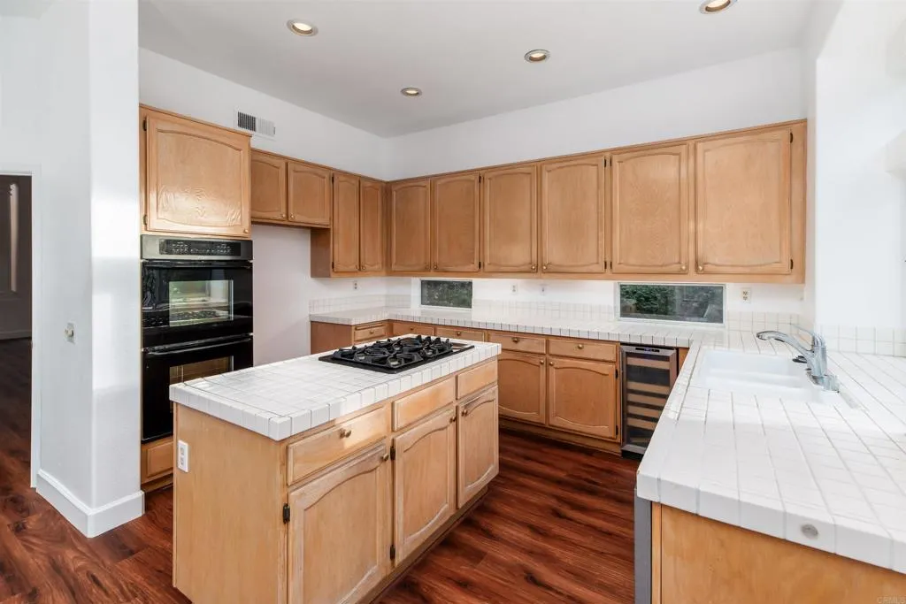 https://cdn.realtyfeed.com/cdn/127/306631939/261626a5bb9750298d795916ebebaea9.webp
