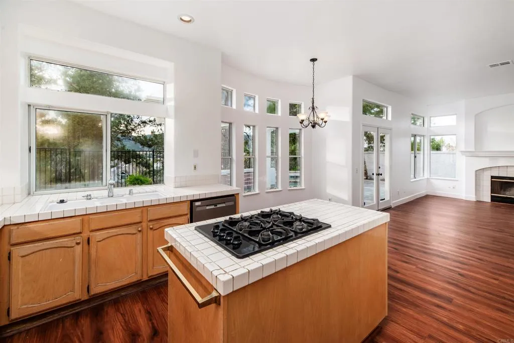 https://cdn.realtyfeed.com/cdn/127/306631939/4185bea9d4142459025db848b5b05564.webp