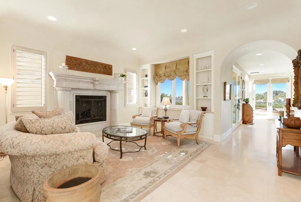 https://cdn.realtyfeed.com/cdn/127/306631946/0300aa2418832715086c6869319652ee.webp