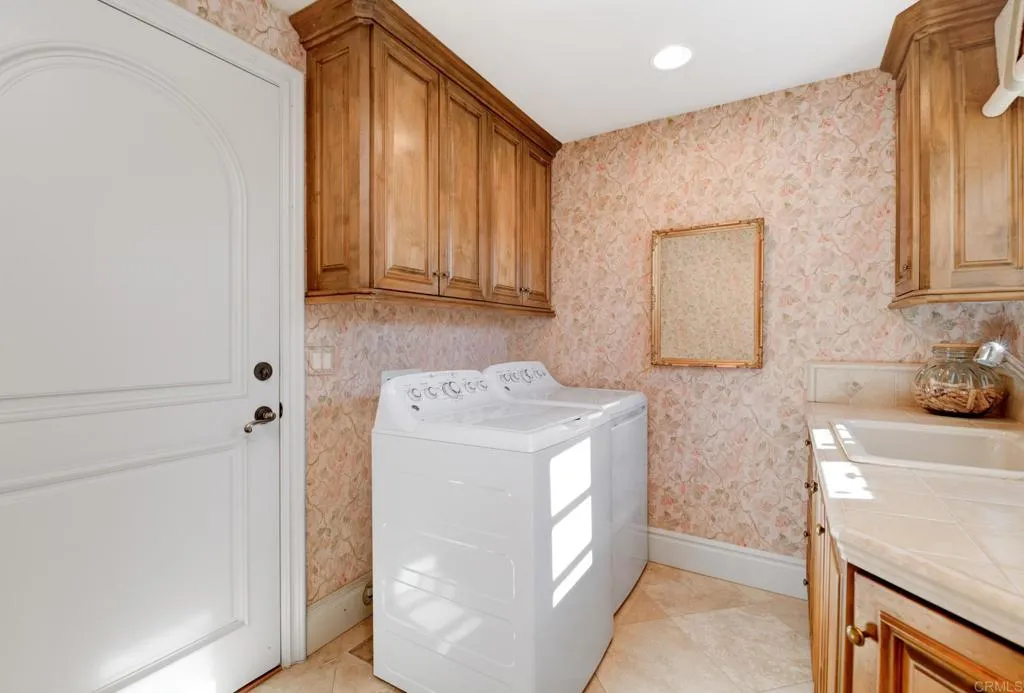 https://cdn.realtyfeed.com/cdn/127/306631946/b6b0a5e45572f11e5a52dbc6c16db337.webp