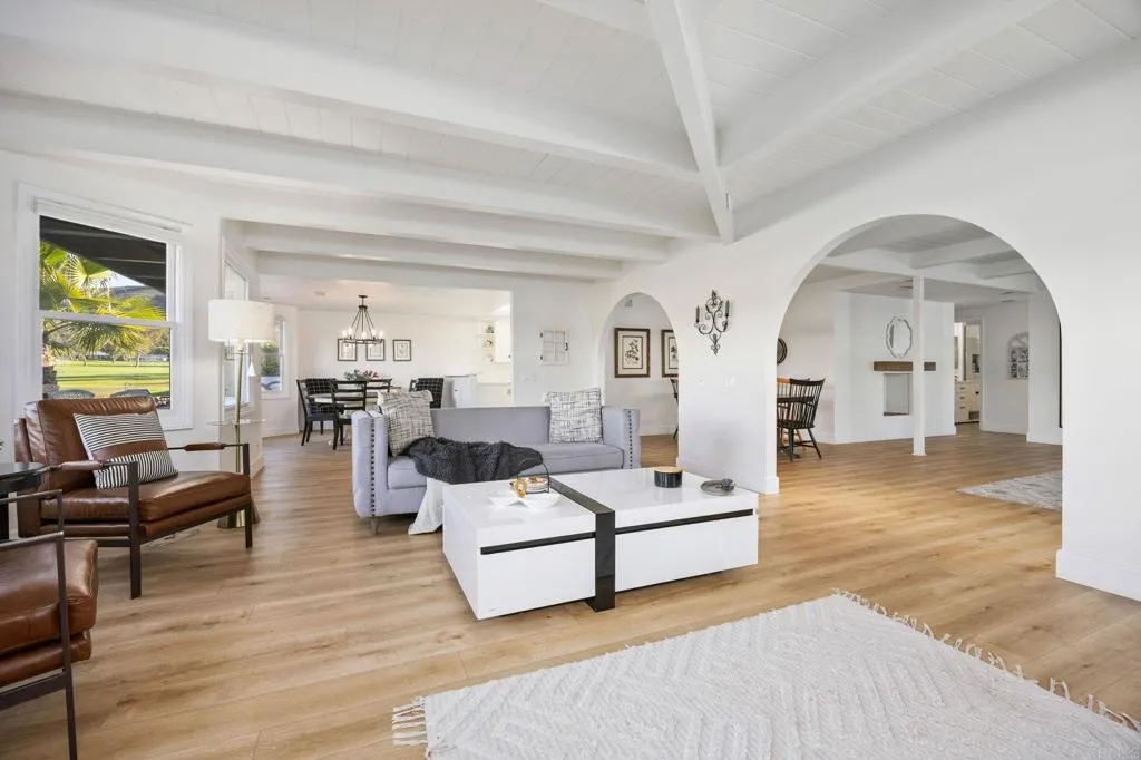 https://cdn.realtyfeed.com/cdn/127/306631958/5ea9a223163049841bc9db2e8ae4b93c.webp