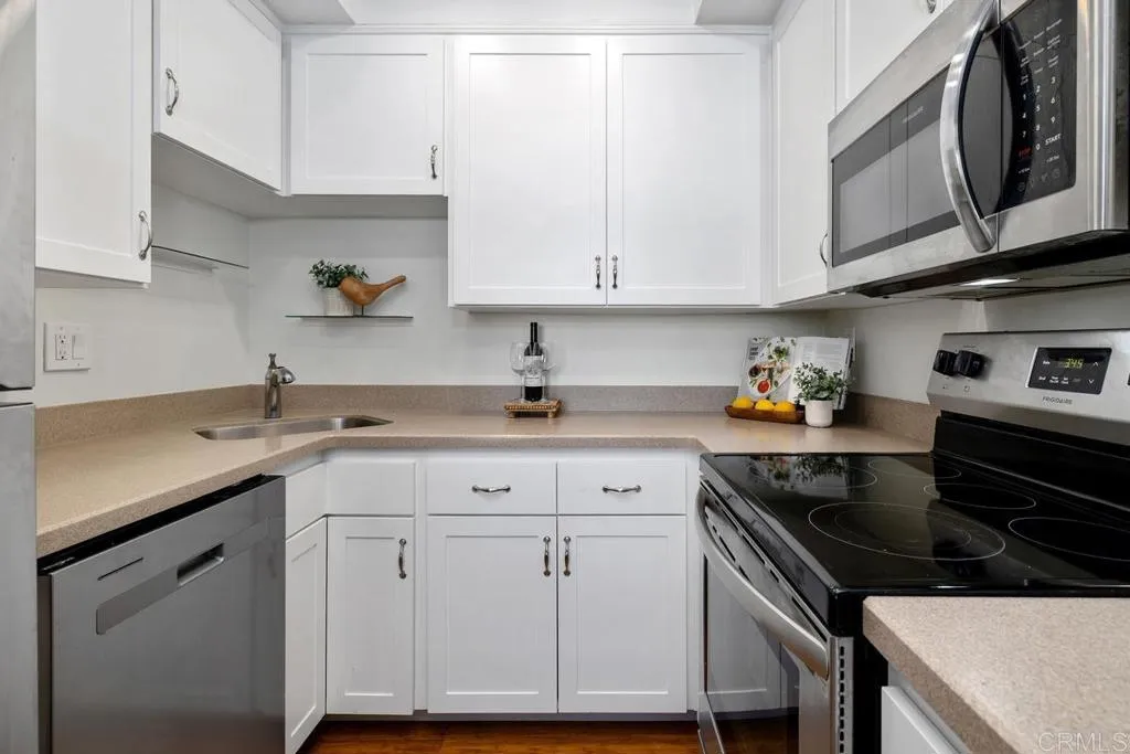 https://cdn.realtyfeed.com/cdn/127/306631974/64f178008b3fb042306481700ad17fe2.webp