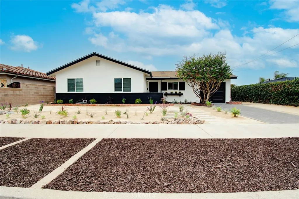 https://cdn.realtyfeed.com/cdn/127/306631986/8946a9614b3506155d0e6819f59df715.webp