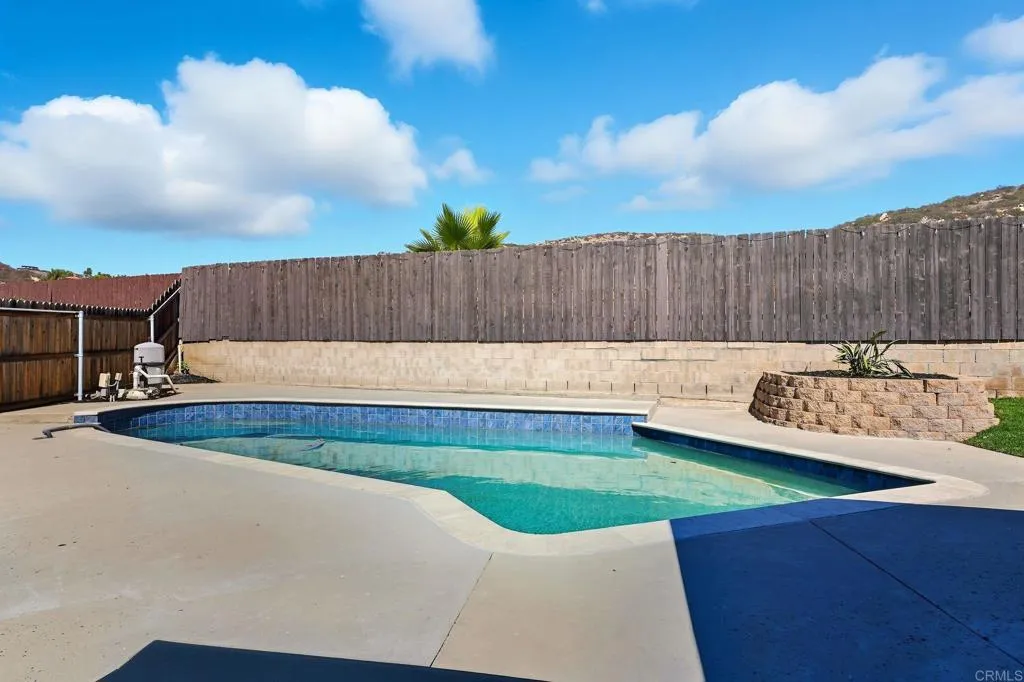 https://cdn.realtyfeed.com/cdn/127/306631994/b1c8533bac2172f90958ee3585c6854b.webp