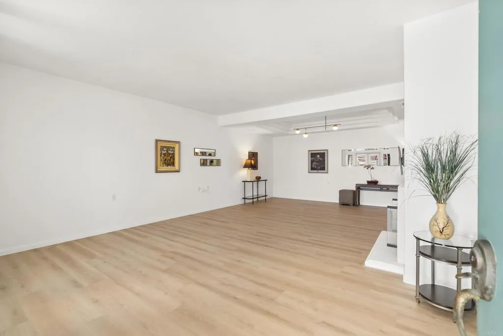 Photo #5: NDP2600954 Listing: Photo #5