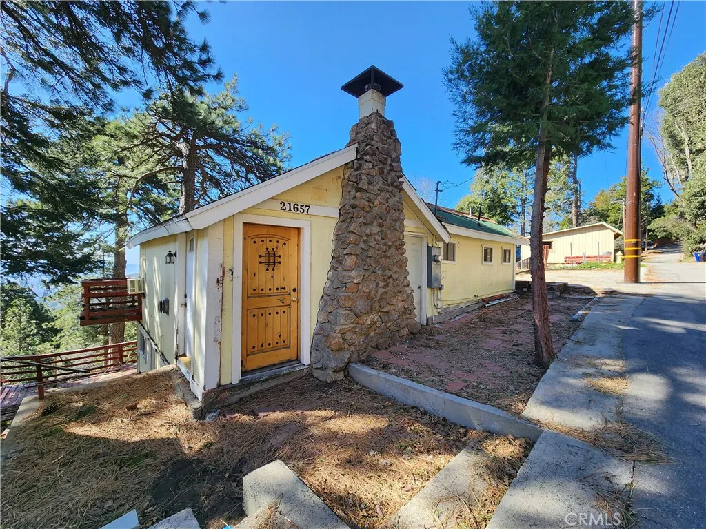 21657 Vista Road, Cedarpines Park, CA 92322