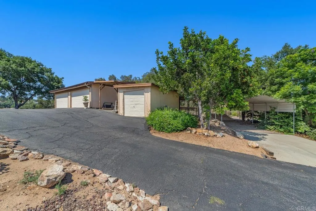 https://cdn.realtyfeed.com/cdn/127/306632068/3bed6d8e70d62193664ea22768a71e60.webp