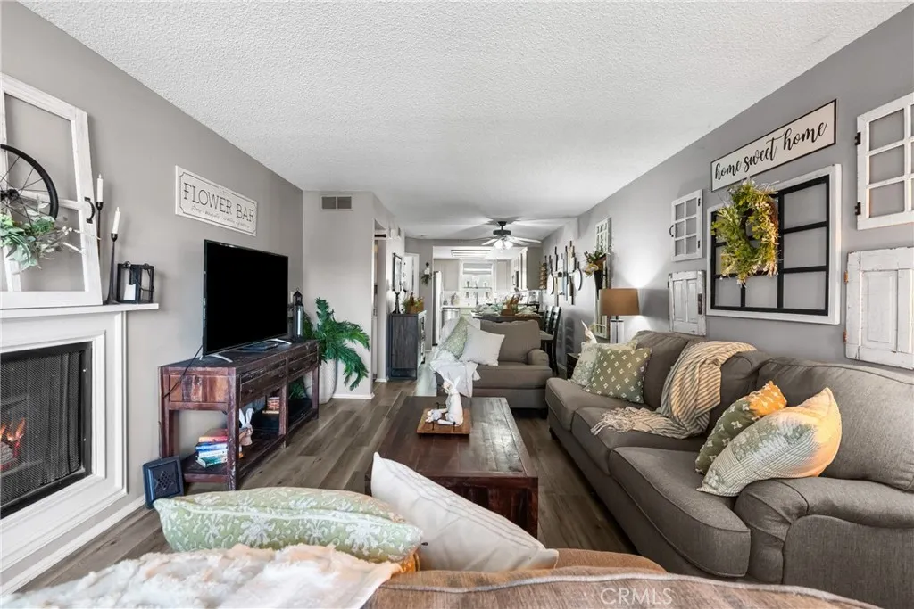 20305 Rue Crevier Unit 585, Canyon Country, CA 91351 - Photo 5 of 52, Canyon Country, CA