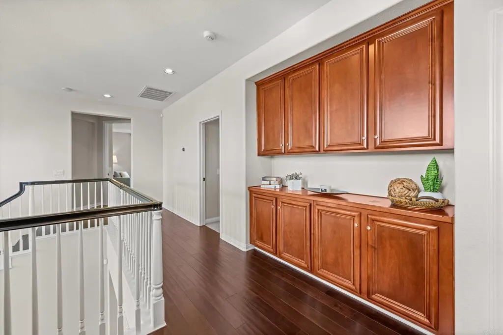 https://cdn.realtyfeed.com/cdn/127/306632186/513d49f35d695e8096662b010cd336a1.webp