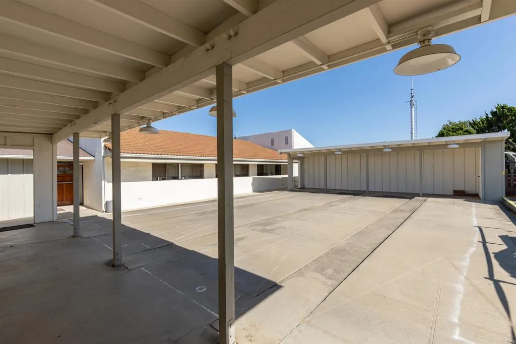 https://cdn.realtyfeed.com/cdn/127/306632342/619d1c0717770dbf4999b2c10deccc69.webp