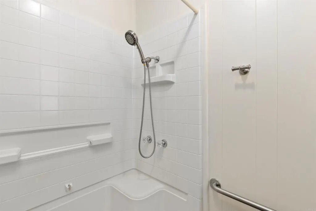 https://cdn.realtyfeed.com/cdn/127/306632342/7f819de9eb4258559f69db9d9b88082c.webp