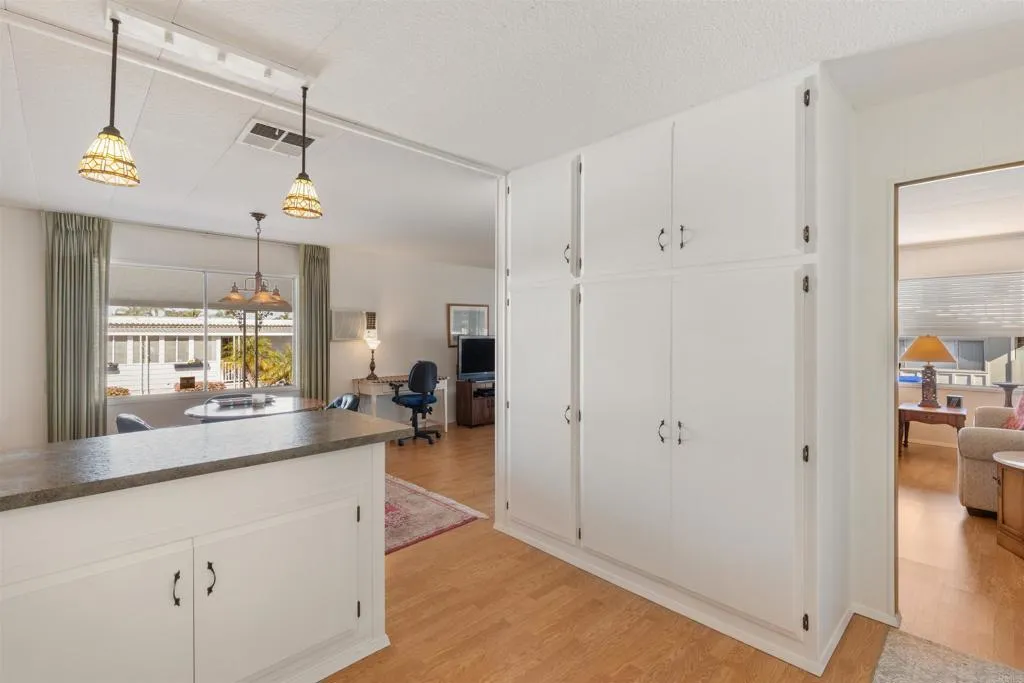 https://cdn.realtyfeed.com/cdn/127/306632342/878970f74d3f4f17d247587e5e2e29c0.webp