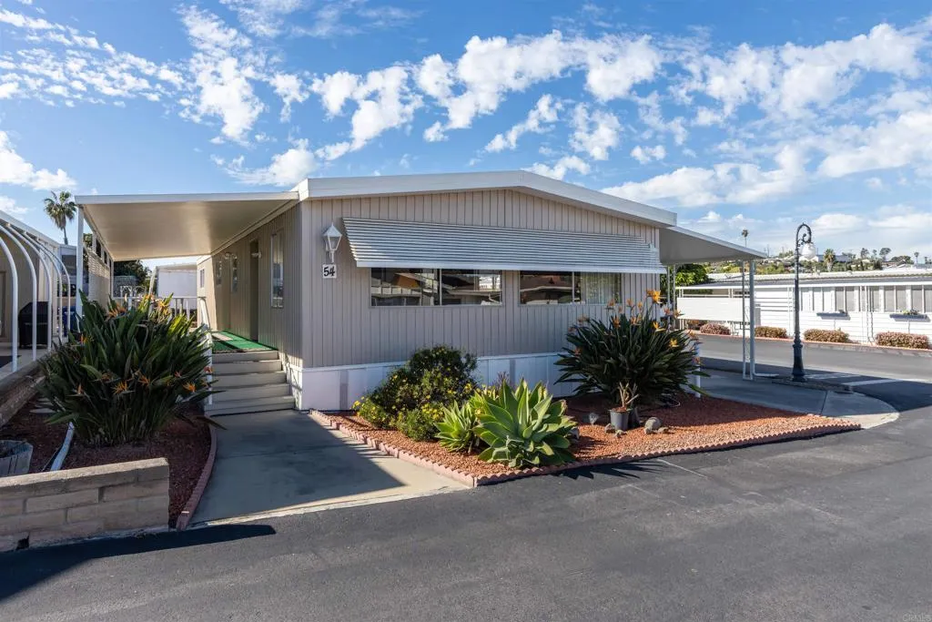 https://cdn.realtyfeed.com/cdn/127/306632342/8affe647d0c1157ab8bb942b06bca032.webp