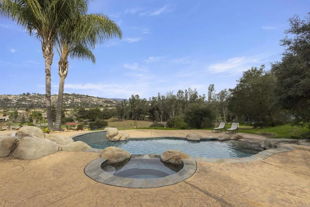 14215 WOODS VALLEY RD, Valley Center, CA, 92082