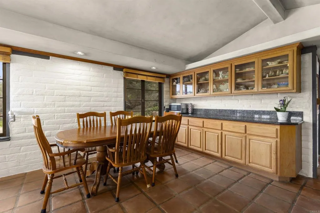 14215 WOODS VALLEY RD, Valley Center, CA, 92082