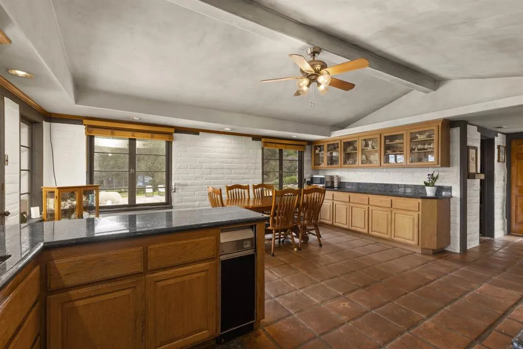 14215 WOODS VALLEY RD, Valley Center, CA, 92082