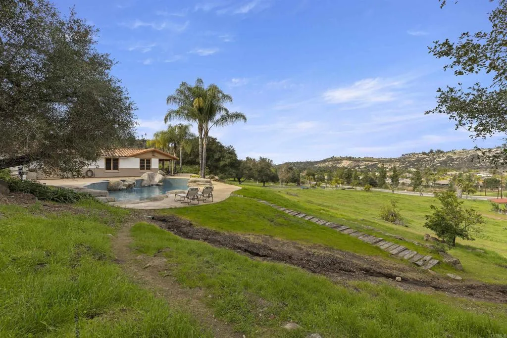 14215 WOODS VALLEY RD, Valley Center, CA, 92082