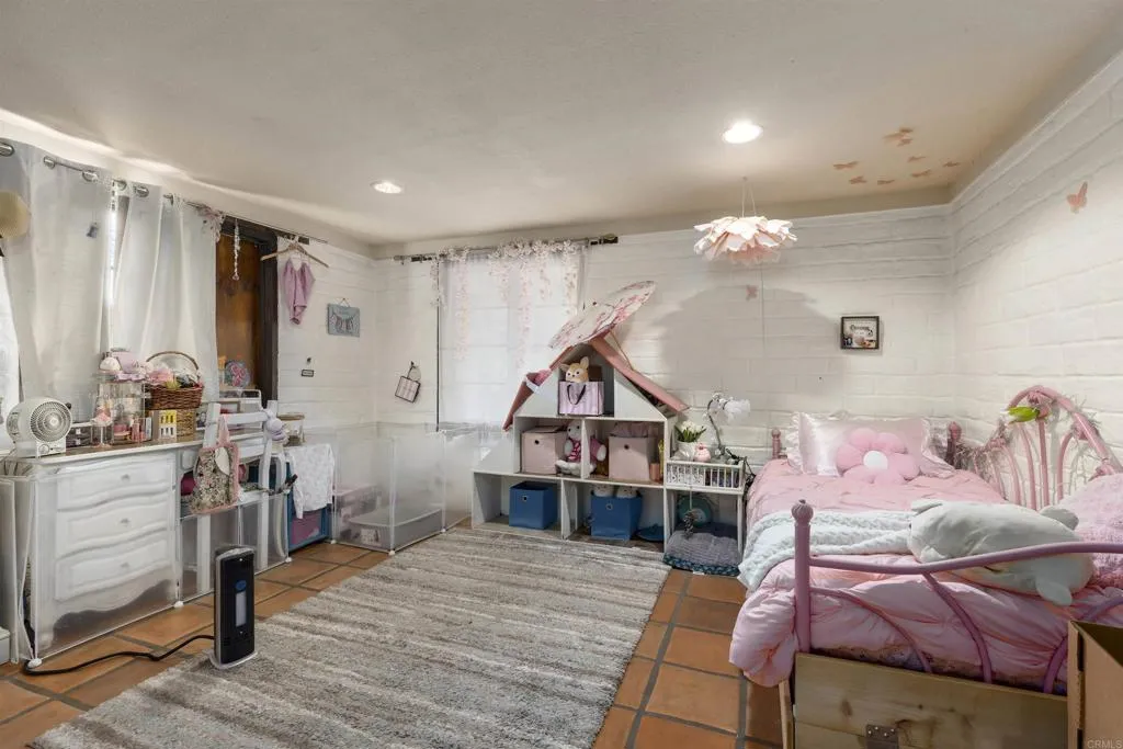 14215 WOODS VALLEY RD, Valley Center, CA, 92082