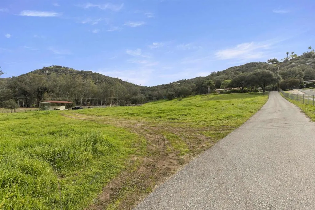 14215 WOODS VALLEY RD, Valley Center, CA, 92082