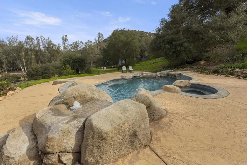 14215 WOODS VALLEY RD, Valley Center, CA, 92082