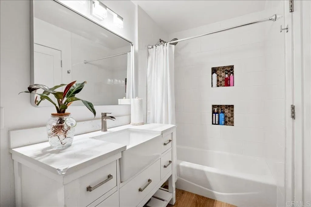 https://cdn.realtyfeed.com/cdn/127/306632435/f00819c1f617e28a434c27b2928ec930.webp